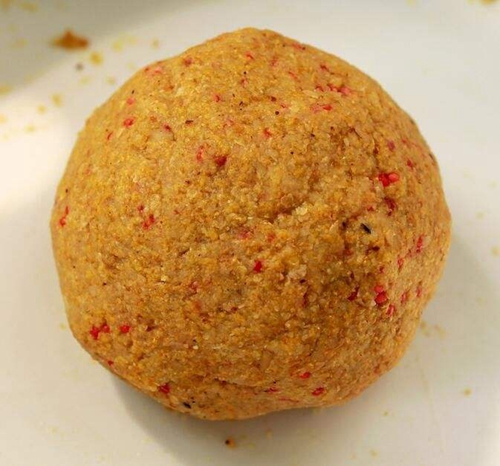 夏天野钓小鱼闹窝怎么解决_WWW.YUJUCEPING.COM