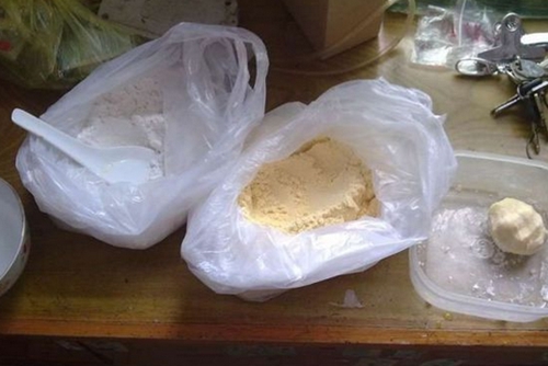 钓鱼高手教你面饵沾手怎么办_WWW.YUJUCEPING.COM