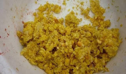 使用各种饵料钓黑坑中的猾鱼_WWW.YUJUCEPING.COM