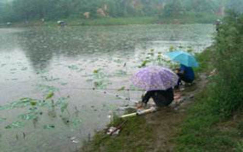 夏天在水库怎么守钓大鱼_WWW.YUJUCEPING.COM