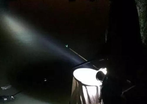 夜钓鲫鱼技巧_WWW.YUJUCEPING.COM