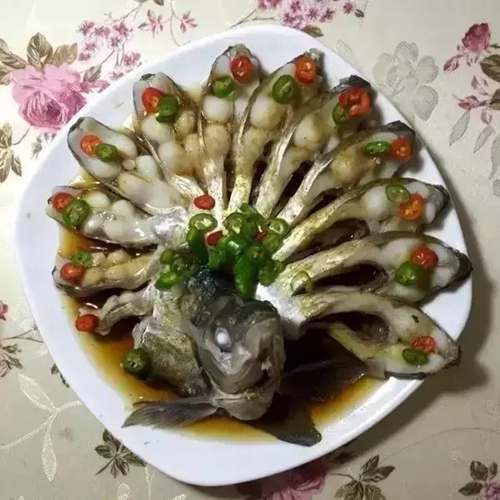 清蒸鱼的做法_WWW.YUJUCEPING.COM