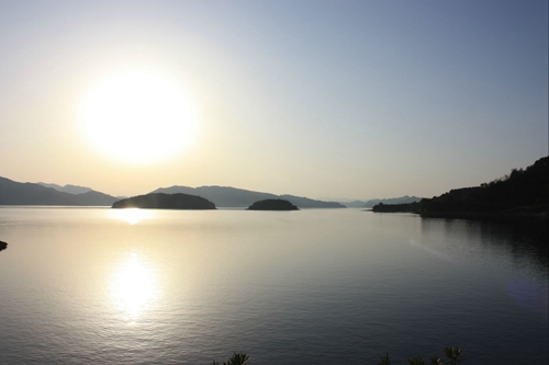 千岛湖钓鱼技巧_WWW.YUJUCEPING.COM