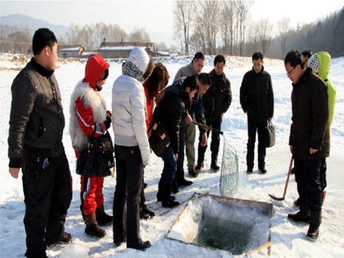 冬钓枯草窝都需要注意些什么_WWW.YUJUCEPING.COM