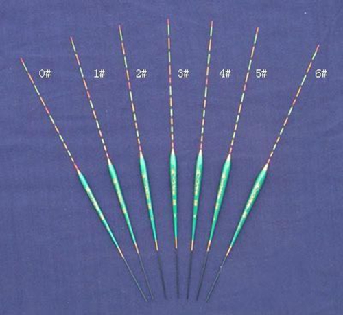 钓鱼初学者怎么选择实用的浮标_WWW.YUJUCEPING.COM