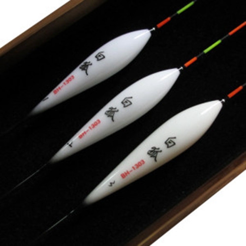 钓鲫鱼要注意的问题_WWW.YUJUCEPING.COM