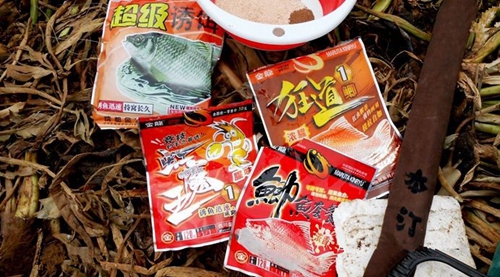钓鱼选择和使用商品饵的技巧_WWW.YUJUCEPING.COM