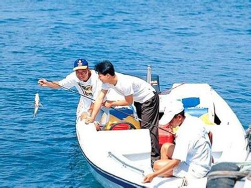 海钓拖钓金枪鱼_WWW.YUJUCEPING.COM