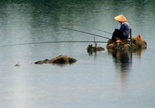 夏天雨后钓鱼诀窍_WWW.YUJUCEPING.COM