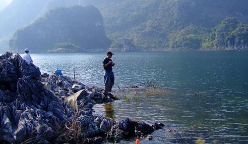 清水塘路亚黑鱼技巧_WWW.YUJUCEPING.COM