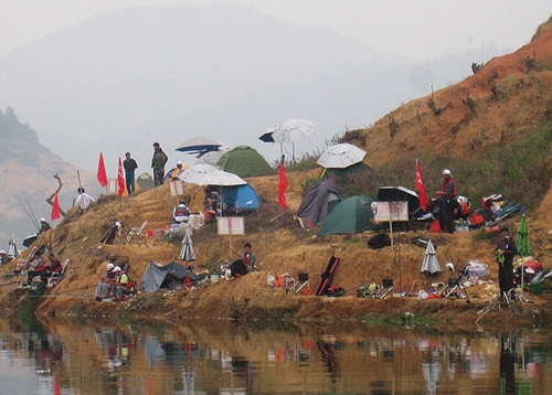 万峰湖钓鱼攻略_WWW.YUJUCEPING.COM