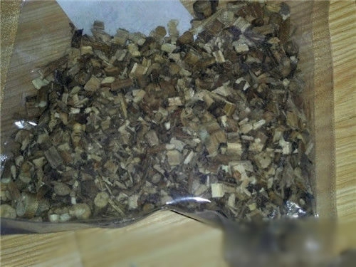 夏天野钓中药饵料配方_WWW.YUJUCEPING.COM