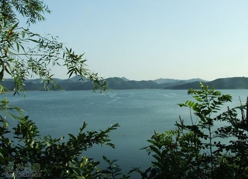 春天水库路亚翘嘴技巧_WWW.YUJUCEPING.COM