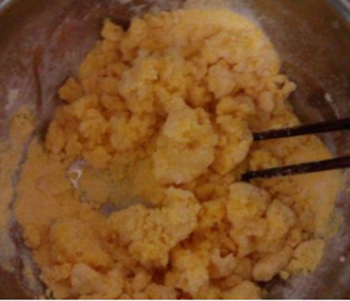 蚕蛹甜面饵制作方法_WWW.YUJUCEPING.COM