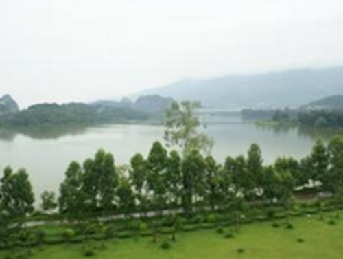 秋天雨前锚鱼技巧_WWW.YUJUCEPING.COM