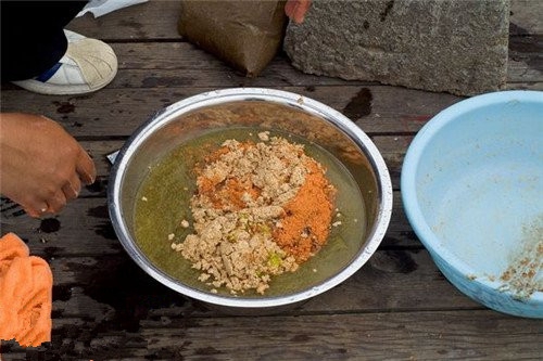 好用的竞技钓鲫鱼饵料配方_WWW.YUJUCEPING.COM