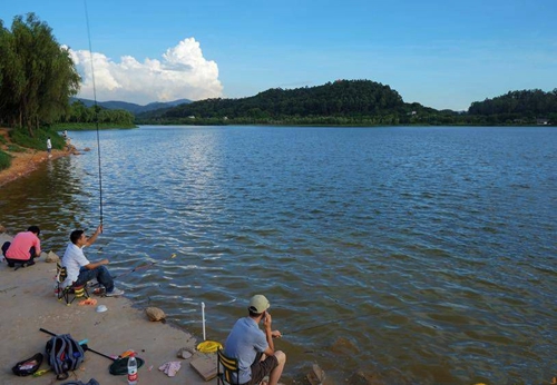 野钓截流河道的心得_WWW.YUJUCEPING.COM
