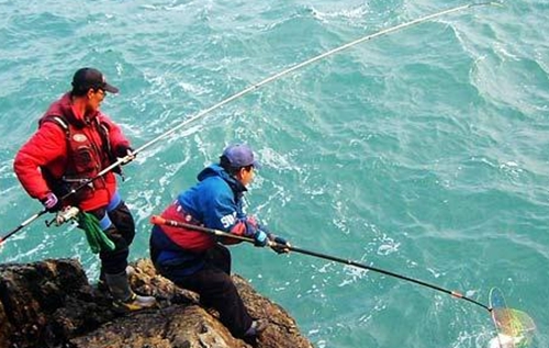 海钓打窝诱饵的技巧分享_WWW.YUJUCEPING.COM