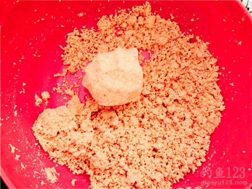 大风天气钓鲢鳙的方法_WWW.YUJUCEPING.COM