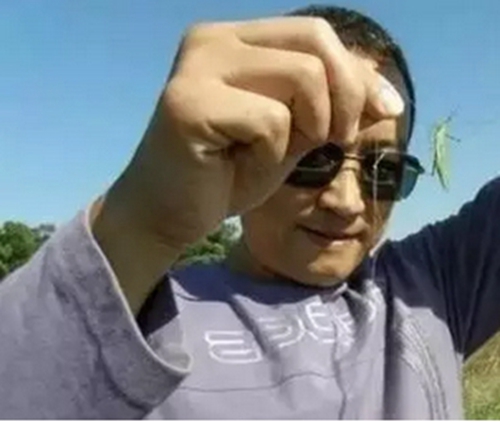 秋天蚱蜢钓草鱼分享_WWW.YUJUCEPING.COM