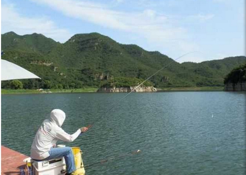 水库海竿钓鲤鱼技巧_WWW.YUJUCEPING.COM