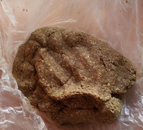 鲤鱼喜欢吃什么味型的饵料_WWW.YUJUCEPING.COM