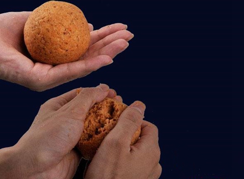 夏天钓草鱼最好的饵料_WWW.YUJUCEPING.COM
