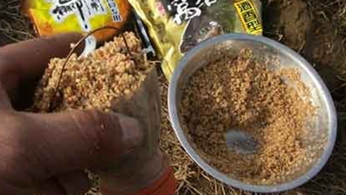 冬天钓鱼的打窝方法_WWW.YUJUCEPING.COM
