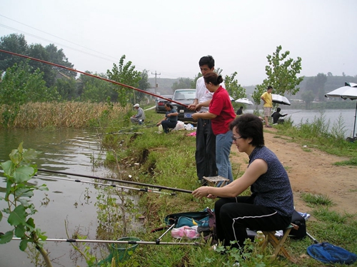 夏天钓鱼一般钓多深水_WWW.YUJUCEPING.COM