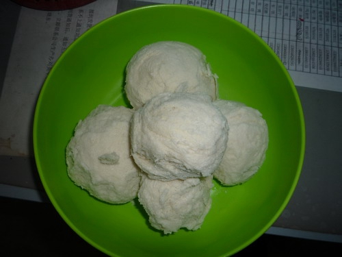 钓鱼面饵的制作方法_WWW.YUJUCEPING.COM