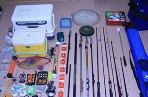 水库中冬天钓鱼的技巧_WWW.YUJUCEPING.COM
