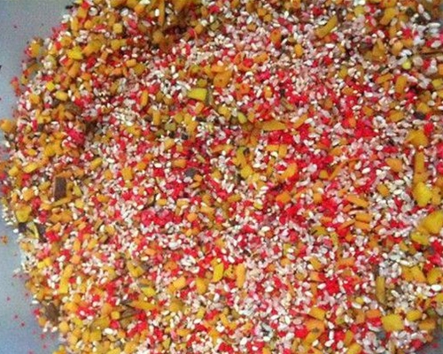 休闲钓鲫鱼的诱饵用法_WWW.YUJUCEPING.COM